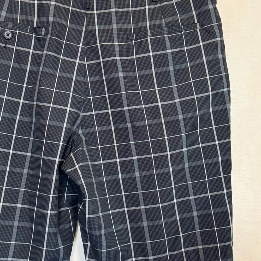 G-44 Men’s PGA Tpur Black Gray & White Plaid Summer Shorts‎ Size 36
